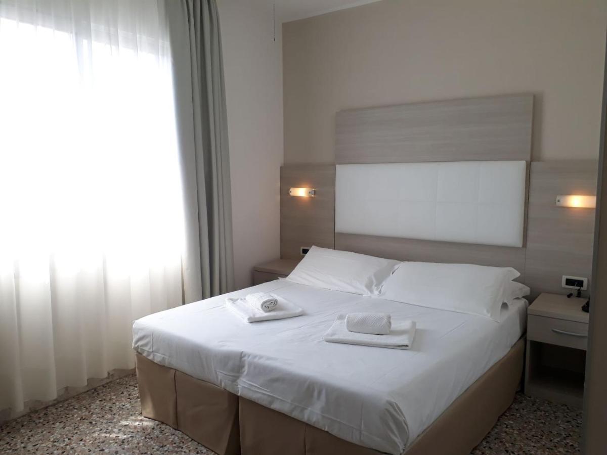 Hotel Atenea Golden Star Caorle Ngoại thất bức ảnh