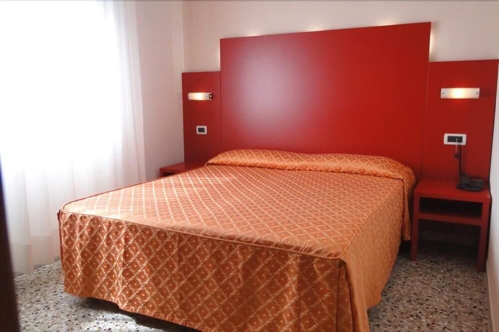 Hotel Atenea Golden Star Caorle Ngoại thất bức ảnh