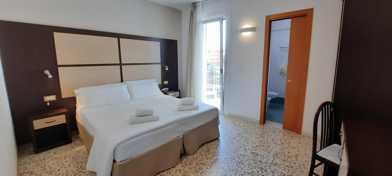 Hotel Atenea Golden Star Caorle Ngoại thất bức ảnh
