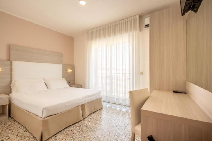 Hotel Atenea Golden Star Caorle Ngoại thất bức ảnh