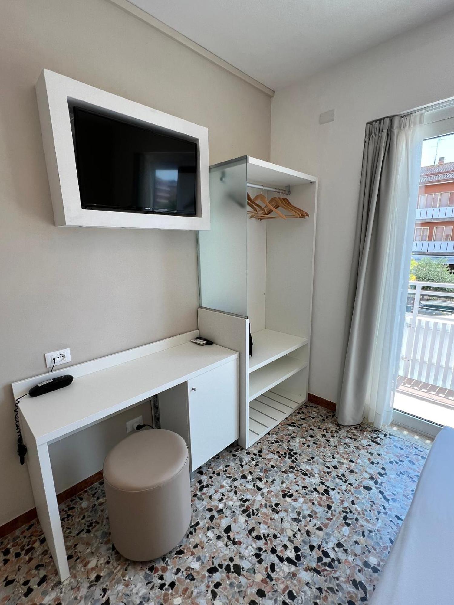 Hotel Atenea Golden Star Caorle Ngoại thất bức ảnh