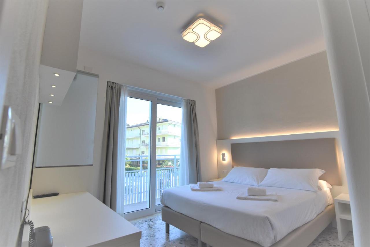 Hotel Atenea Golden Star Caorle Ngoại thất bức ảnh